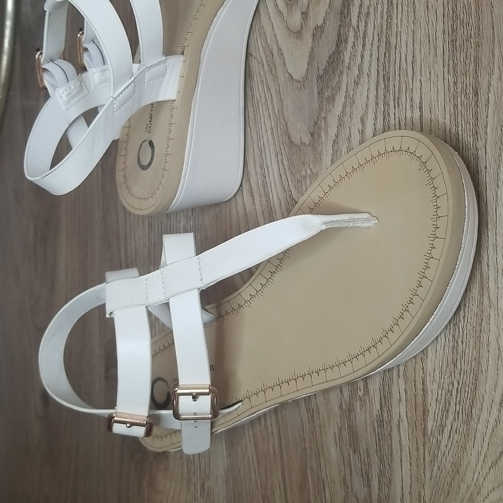 Womens Faux Leather Round Toe White Sandals